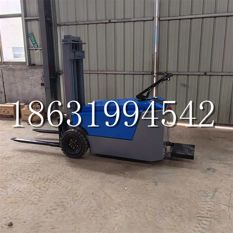 安图县全电动叉车插腿式堆高车液压装卸车1.5吨升高小型站驾式铲车